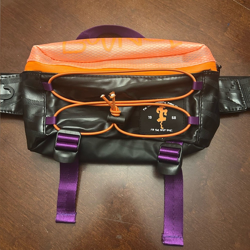 Bioworld Tigger Retro Belt Bag